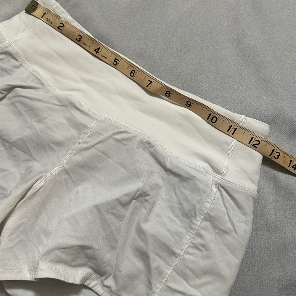 lululemon athletica Women's Athletic White Shorts lined size 2 - Picture 6 of 6